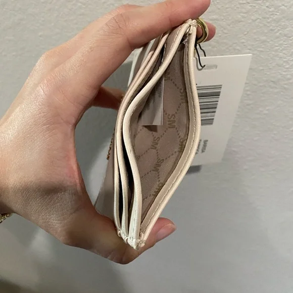 Steve Madden Ivory Card Case with Gold Hardware - Picture 5 of 7